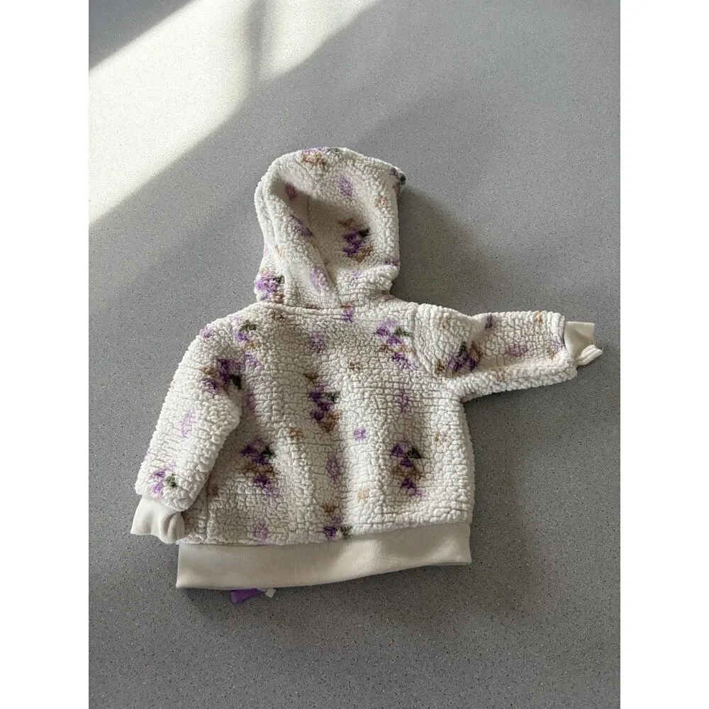 Carter's Never Been Worn Outfit Size 3 Months
